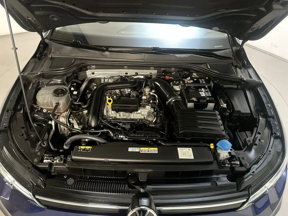 Volkswagen Golf 1.0 TSI 110pk Life Sfeerverlichting Navigati uit 2024, foto 16