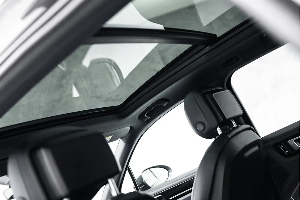Porsche Cayenne 3.0 | Pano | SportDesign | Luchtvering | 22" uit 2019, foto 13