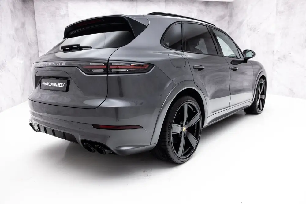Porsche Cayenne 3.0 | Pano | SportDesign | Luchtvering | 22" uit 2019, foto 2