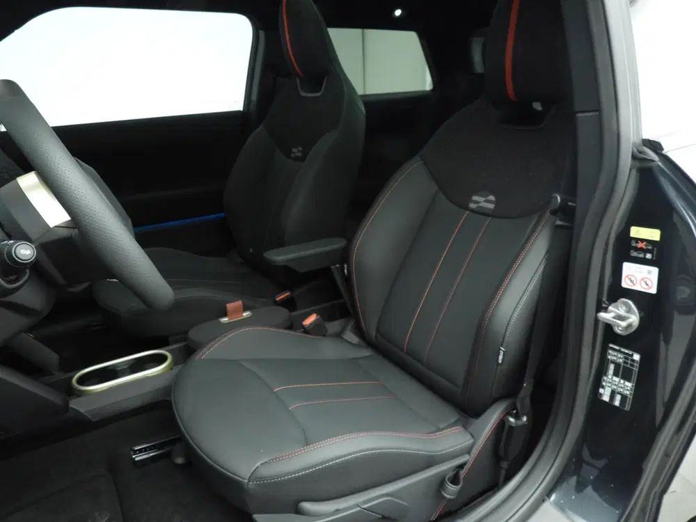 Mini John Cooper Works Cooper E John Cooper Works uit 2026, foto 7