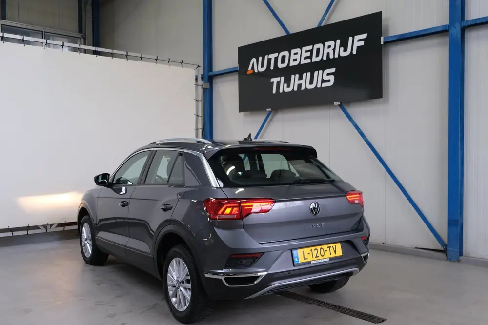 Volkswagen T-Roc 1.5 TSI Style Business Automaat - N.A.P. Ai uit 2021, foto 4