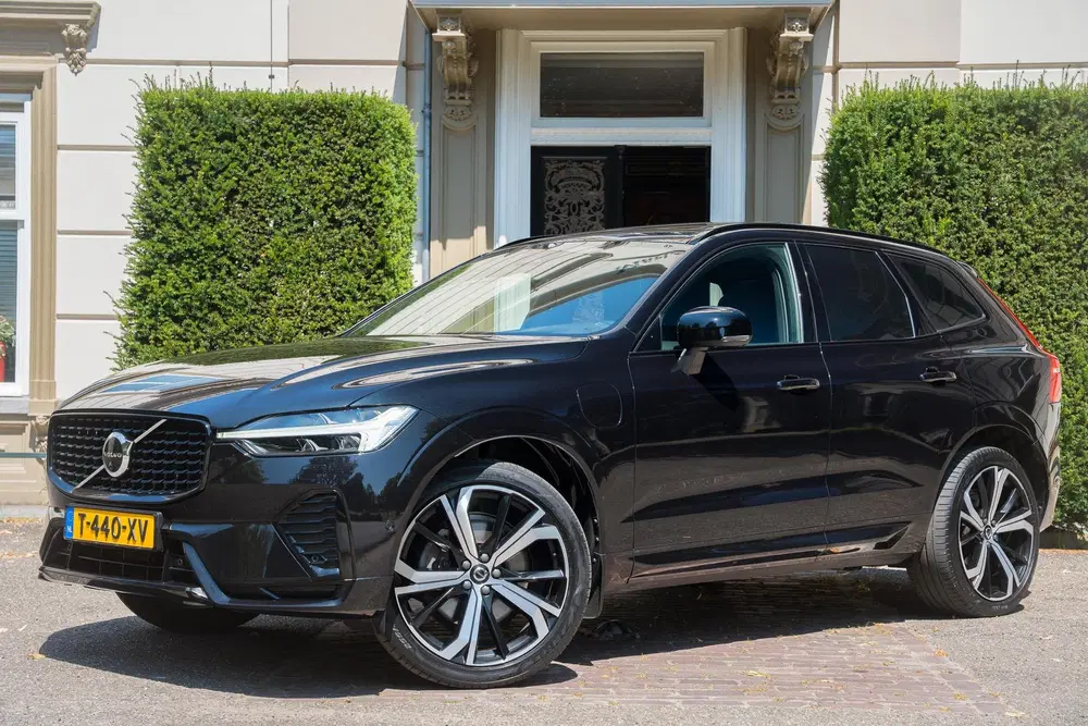 Volvo XC60 2.0 T6 Plug-in hybrid AWD Ultimate Dark TR uit 2023