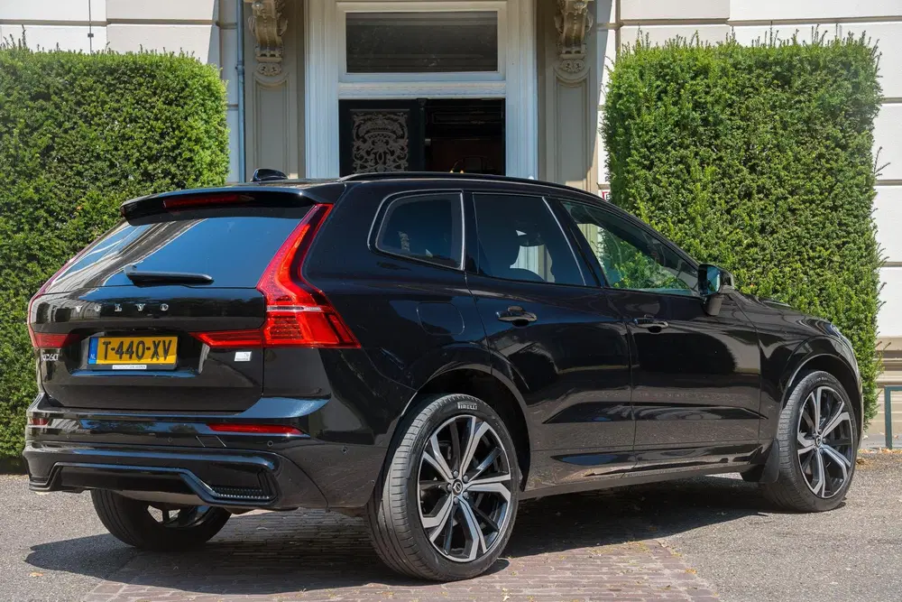Volvo XC60 2.0 T6 Plug-in hybrid AWD Ultimate Dark TR uit 2023, foto 5