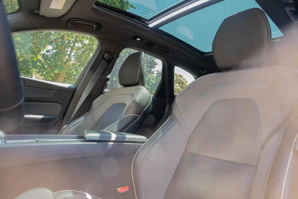 Volvo XC60 2.0 T6 Plug-in hybrid AWD Ultimate Dark TR uit 2023, foto 6