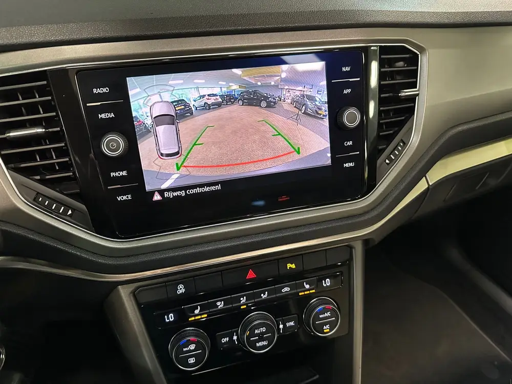 Volkswagen T-Roc 1.5 TSI Sport - Pano - Led - Camera - Apple uit 2020, foto 19
