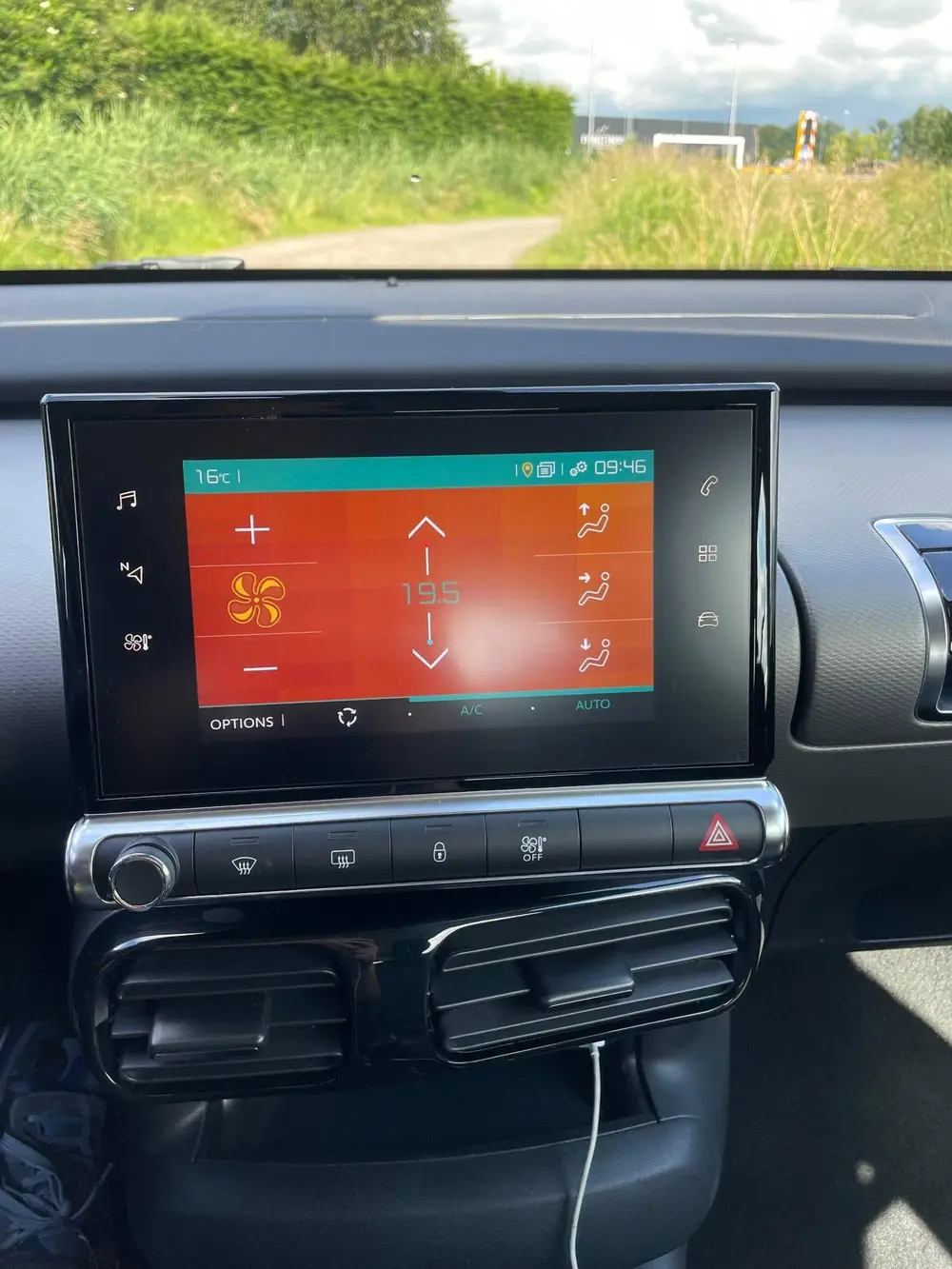 Citroën C4 Cactus Citroen C4 Cactus 1.2 SPORT CARPLAY RIEM V uit 2019, foto 19