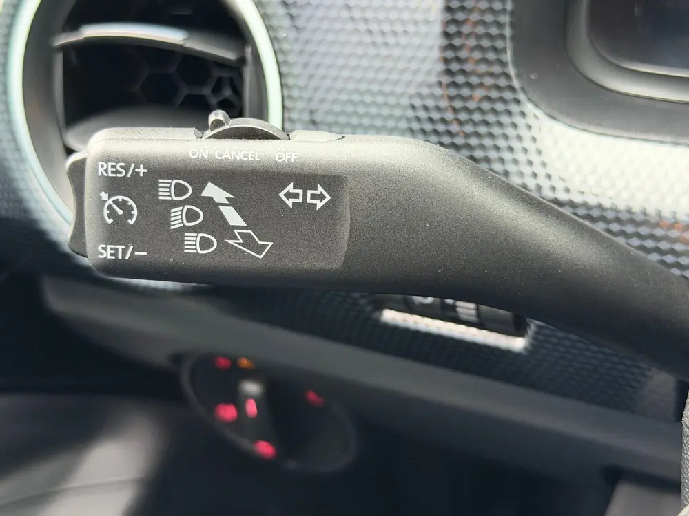 Volkswagen Up! 1.0 5-deurs | Camera | Cruise | Airco | Bluet uit 2021, foto 12