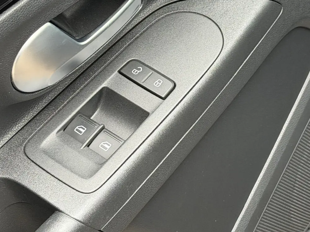 Volkswagen Up! 1.0 5-deurs | Camera | Cruise | Airco | Bluet uit 2021, foto 9