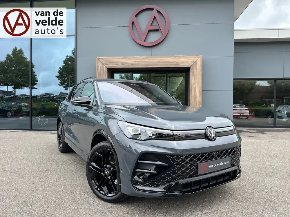 Volkswagen Tiguan 1.5 eHybrid R-Line | Black line | 360 Came uit 2025