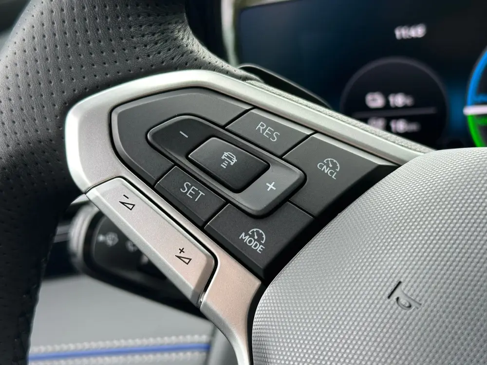Volkswagen Tiguan 1.5 eHybrid R-Line | Black line | 360 Came uit 2025, foto 15