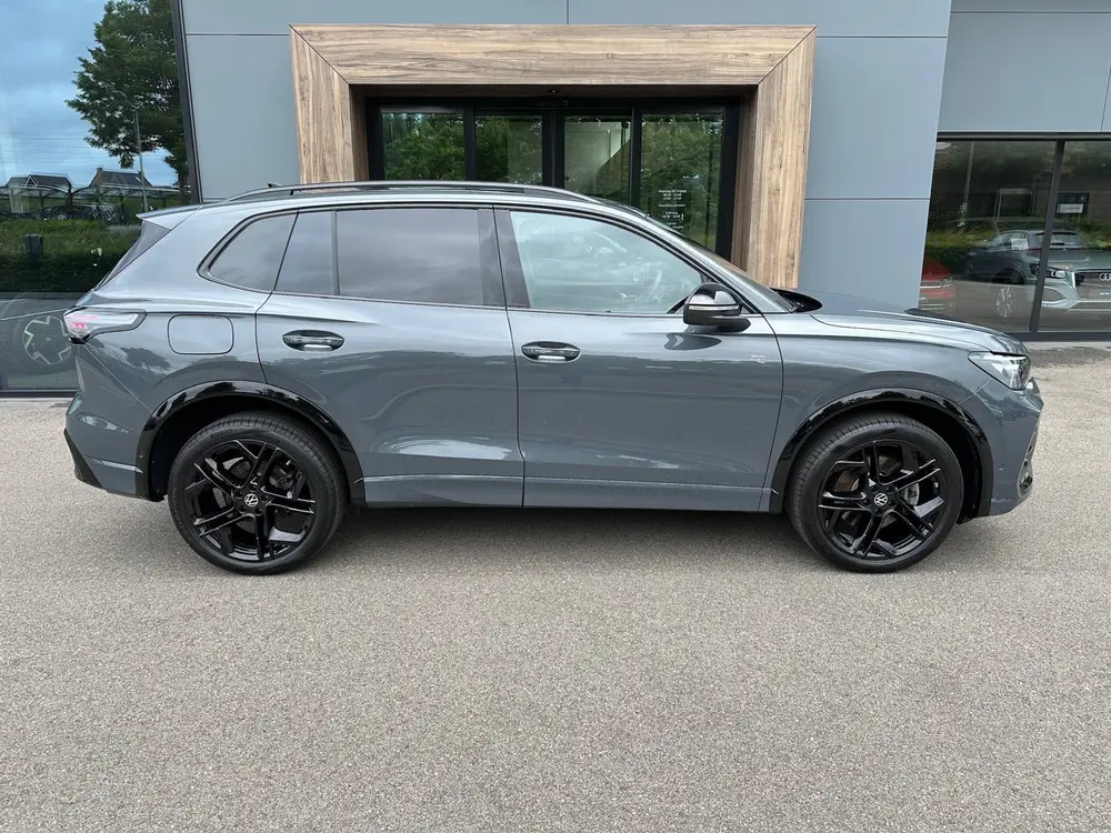 Volkswagen Tiguan 1.5 eHybrid R-Line | Black line | 360 Came uit 2025, foto 2