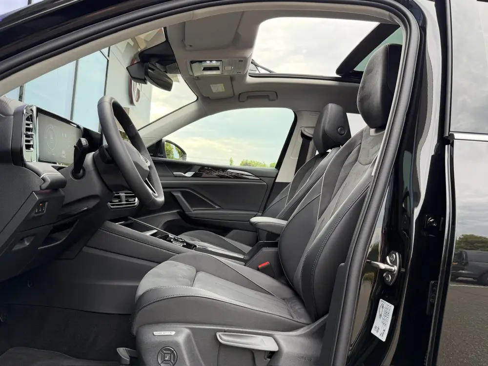 Volkswagen Tiguan 1.5 eHybrid Elegance 204pk | Trekhaak | 20 uit 2025, foto 17
