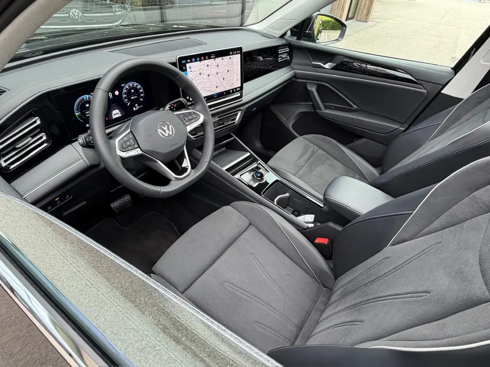 Volkswagen Tiguan 1.5 eHybrid Elegance 204pk | Trekhaak | 20 uit 2025, foto 9