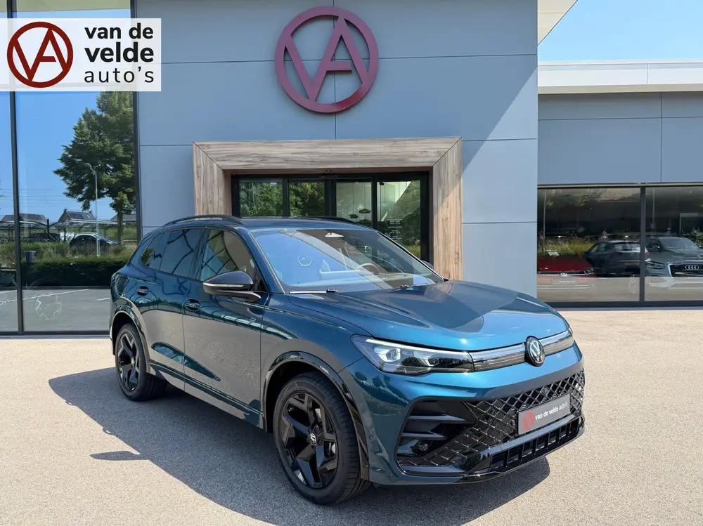 Volkswagen Tiguan 1.5 eTSI 150pk DSG R-Line | Black line | 3 uit 2025