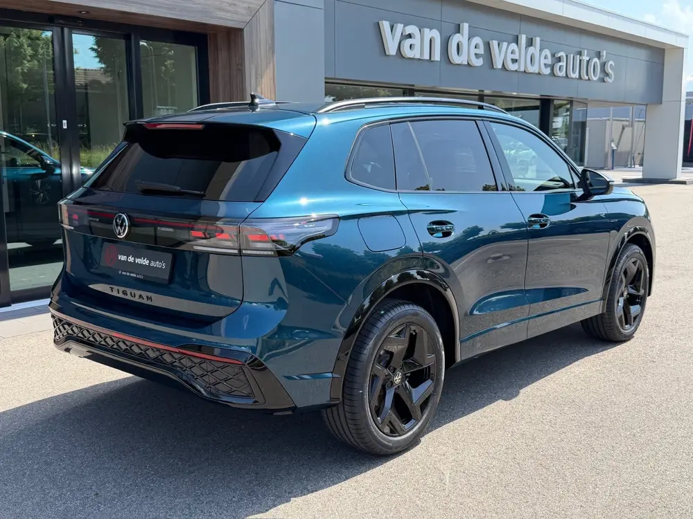 Volkswagen Tiguan 1.5 eTSI 150pk DSG R-Line | Black line | 3 uit 2025, foto 3