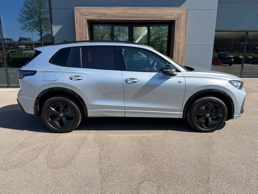 Volkswagen Tiguan 1.5 eHybrid R-Line | Black line | 360 Came uit 2025, foto 2