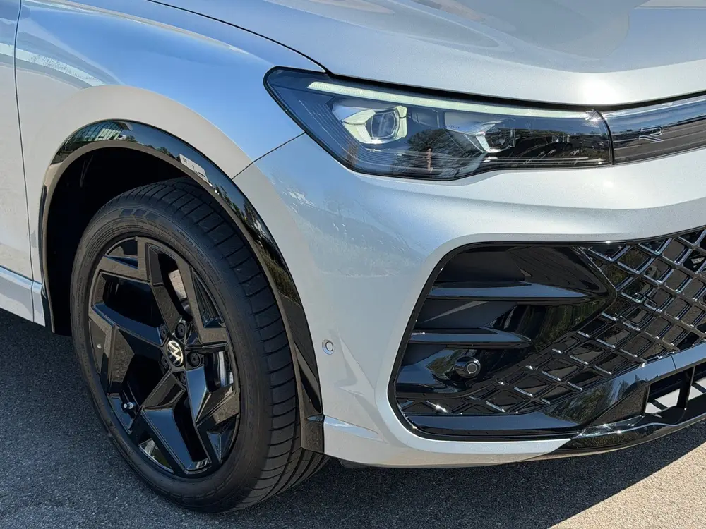 Volkswagen Tiguan 1.5 eHybrid R-Line | Black line | 360 Came uit 2025, foto 5