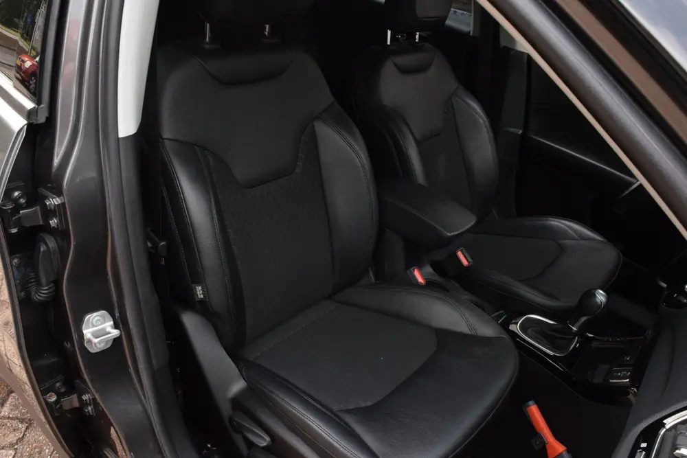 Jeep Compass 1.3T Night Eagle Liberty Edition uit 2020, foto 17