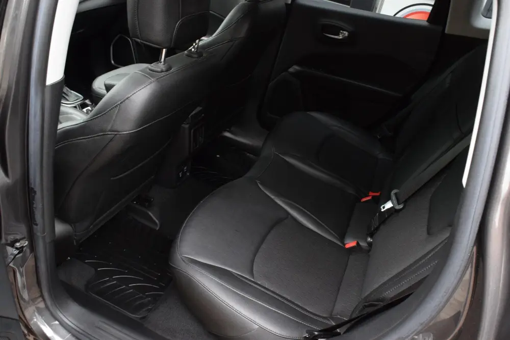 Jeep Compass 1.3T Night Eagle Liberty Edition uit 2020, foto 19