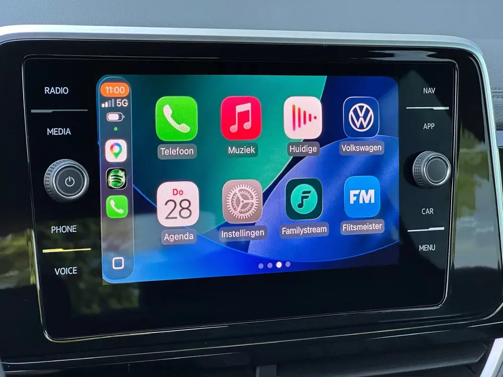 Volkswagen T-Roc 1.5 TSI 150pk DSG R-Line | Camera | Keyless uit 2025, foto 17