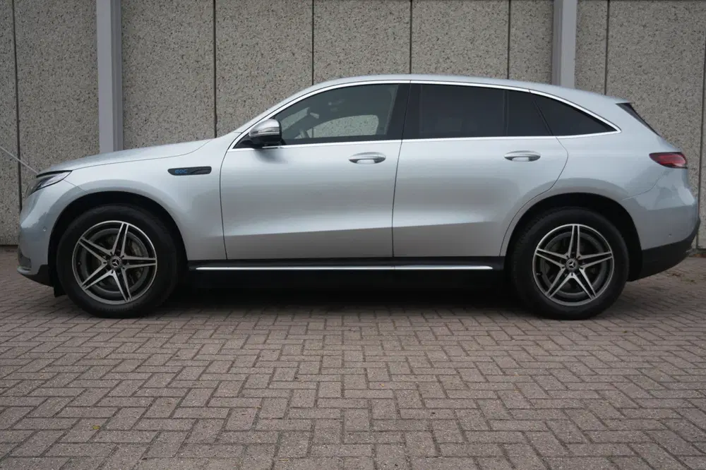 Mercedes-Benz EQC 400 4MATIC Premium Plus 80 kWh AMG line SO uit 2020, foto 3