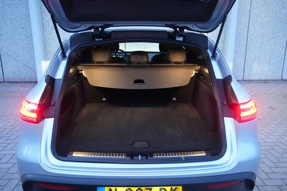 Mercedes-Benz EQC 400 4MATIC Premium Plus 80 kWh AMG line SO uit 2020, foto 7