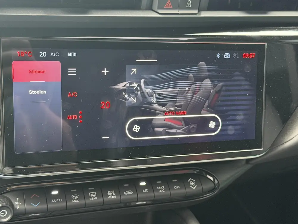 Alfa Romeo Junior 1.2 Turbo Hybrid Ibrida Speciale uit 2025, foto 14
