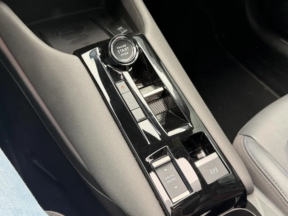 Alfa Romeo Junior 1.2 Turbo Hybrid Ibrida Speciale uit 2025, foto 16