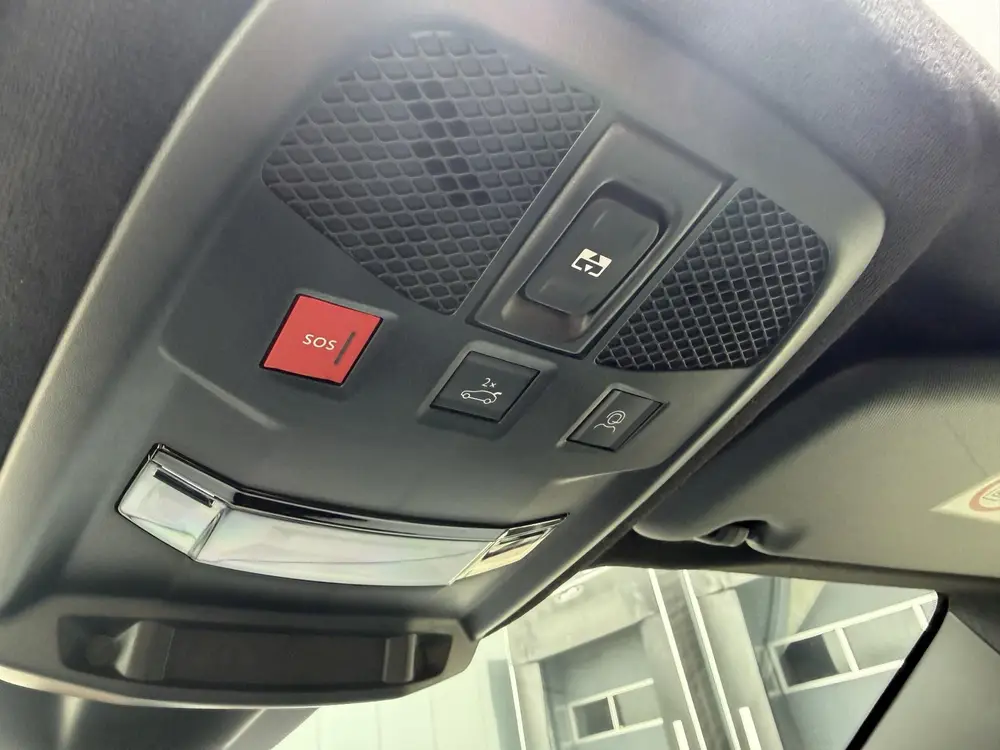 Alfa Romeo Junior 1.2 Turbo Hybrid Ibrida Speciale uit 2025, foto 17