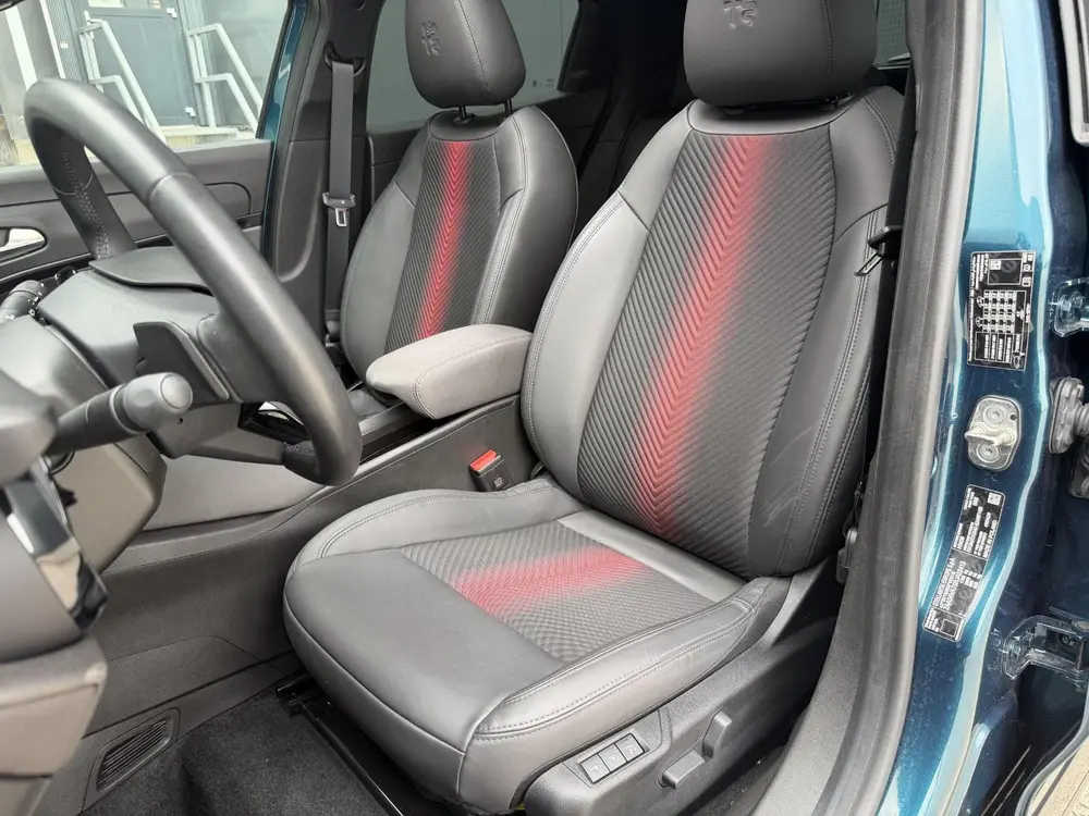 Alfa Romeo Junior 1.2 Turbo Hybrid Ibrida Speciale uit 2025, foto 19