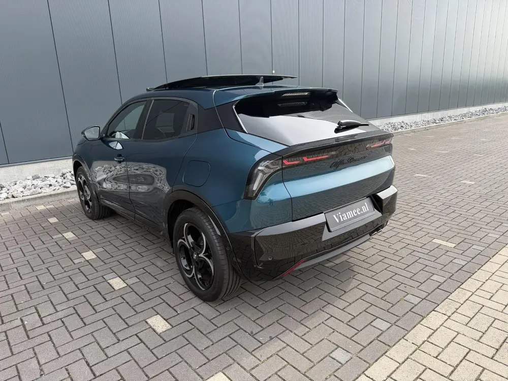 Alfa Romeo Junior 1.2 Turbo Hybrid Ibrida Speciale uit 2025, foto 4
