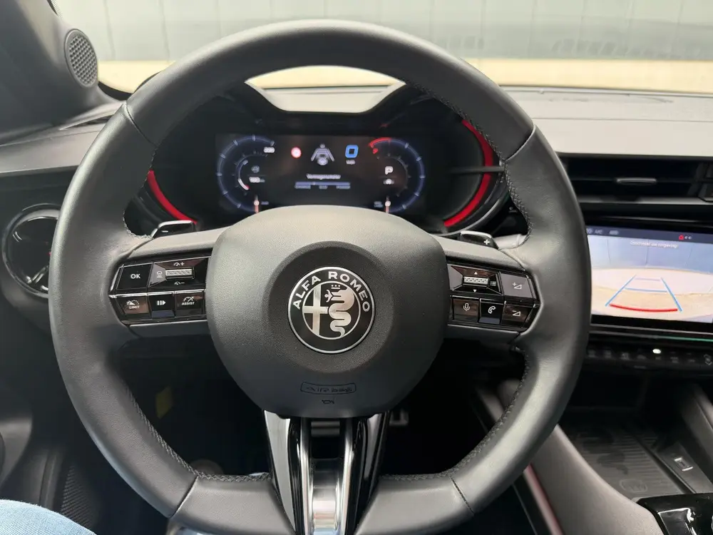 Alfa Romeo Junior 1.2 Turbo Hybrid Ibrida Speciale uit 2025, foto 7