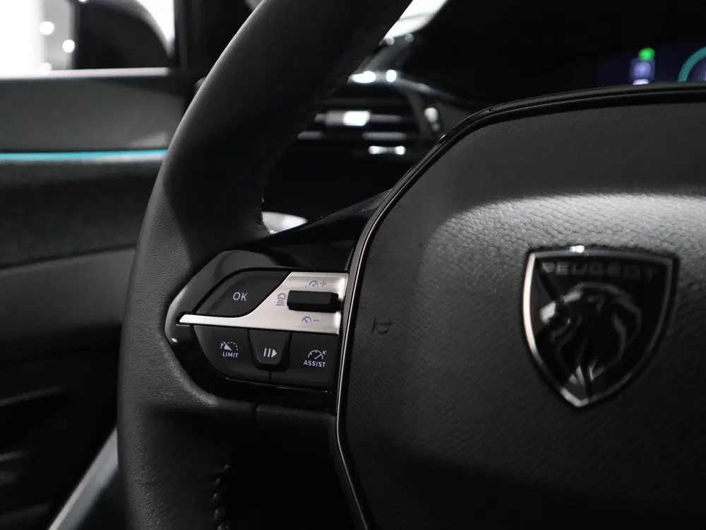 Peugeot 408 HYbrid 225 EAT8 Allure Avantage STOELVERWA uit 2025, foto 17