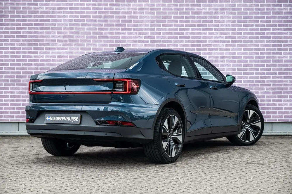 Polestar 2 Standard Range Single Motor 70 kWh uit 2024, foto 2