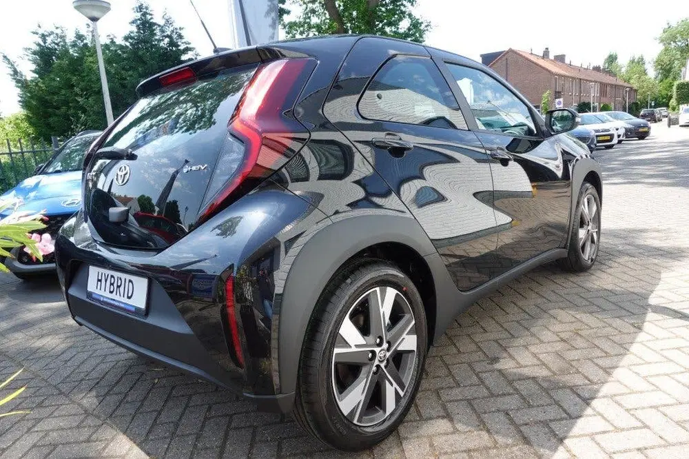 Toyota Aygo X HYBRID 115 Pulse PLus Automaat Hybrid uit 2026, foto 2