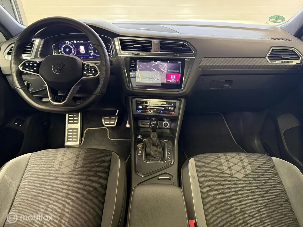 Volkswagen Tiguan 1.4 TSI eHybrid R-Line Business+ PANO KEYL uit 2022, foto 13