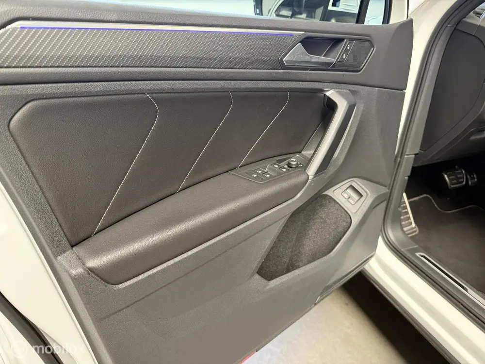 Volkswagen Tiguan 1.4 TSI eHybrid R-Line Business+ PANO KEYL uit 2022, foto 15