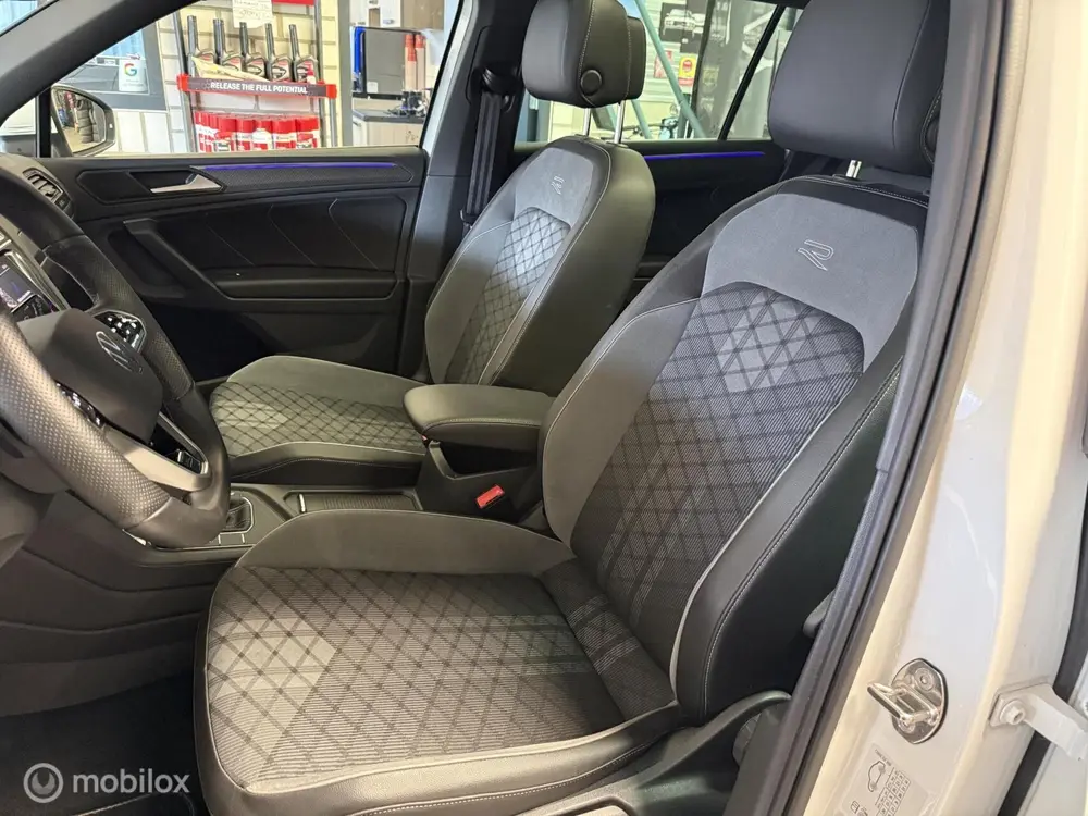 Volkswagen Tiguan 1.4 TSI eHybrid R-Line Business+ PANO KEYL uit 2022, foto 16