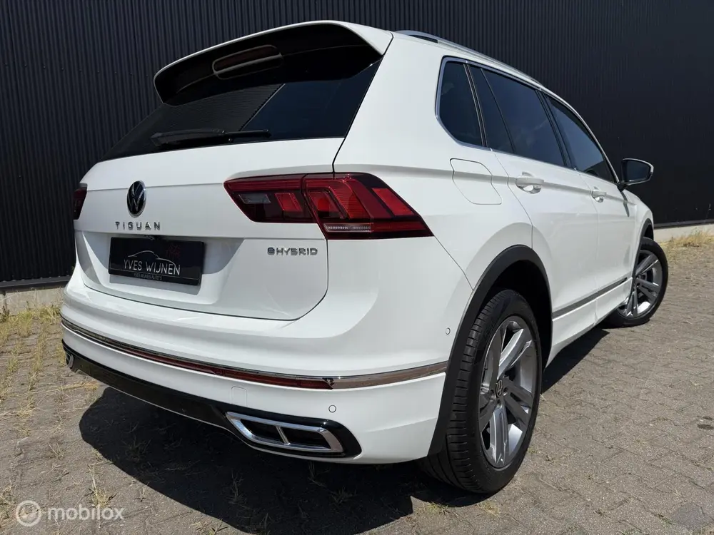 Volkswagen Tiguan 1.4 TSI eHybrid R-Line Business+ PANO KEYL uit 2022, foto 2