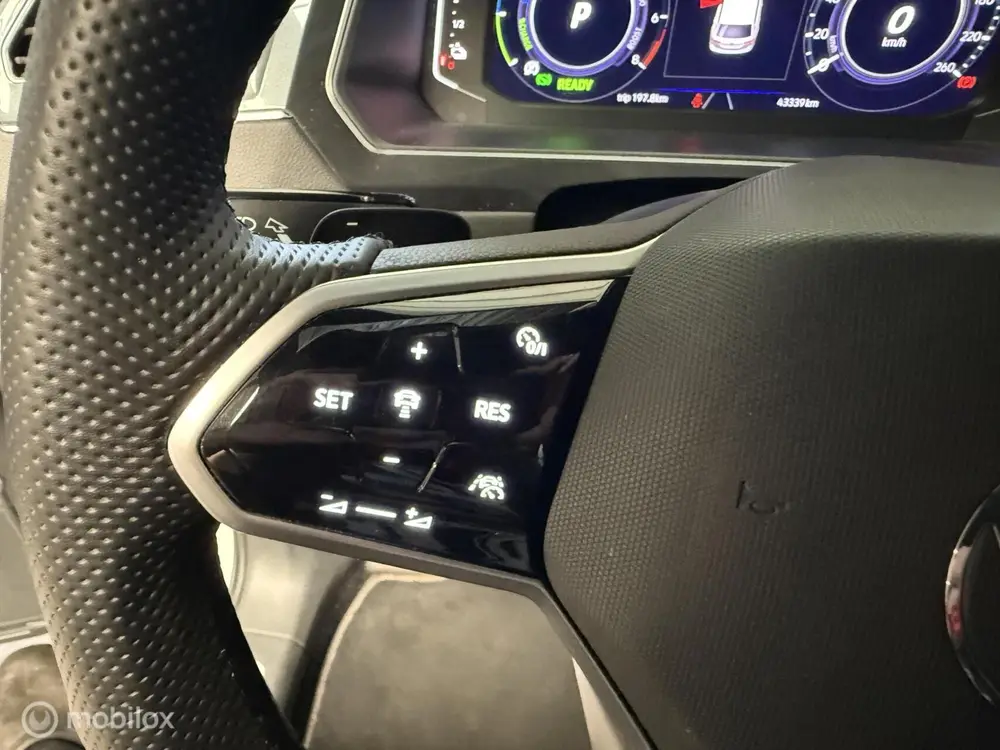 Volkswagen Tiguan 1.4 TSI eHybrid R-Line Business+ PANO KEYL uit 2022, foto 20