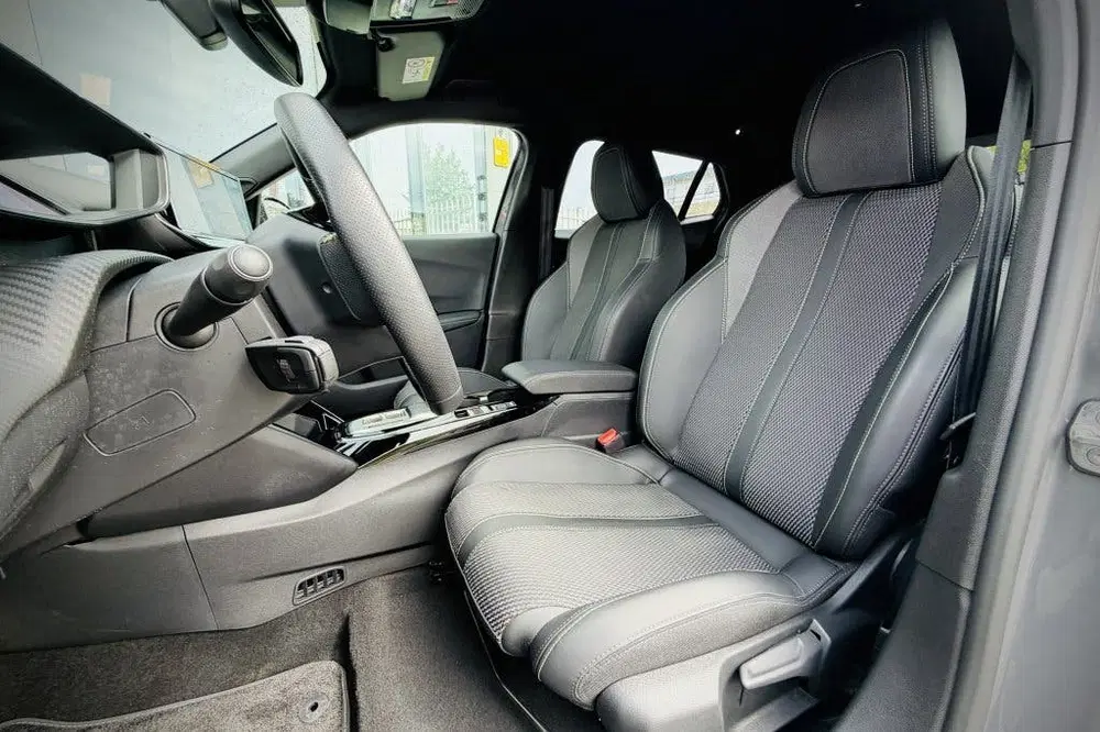 Peugeot 2008 EV GT Pack uit 2025, foto 18