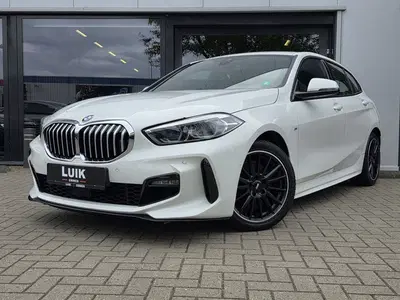 BMW 1-serie 118i High Executive + M-SPORT + KUIPSTOELE uit 2020