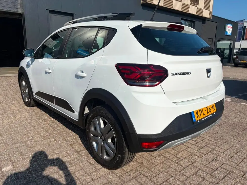 Dacia Sandero 1.0 TCe 90 Essential uit 2021, foto 2