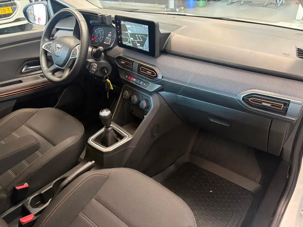 Dacia Sandero 1.0 TCe 90 Essential uit 2021, foto 5
