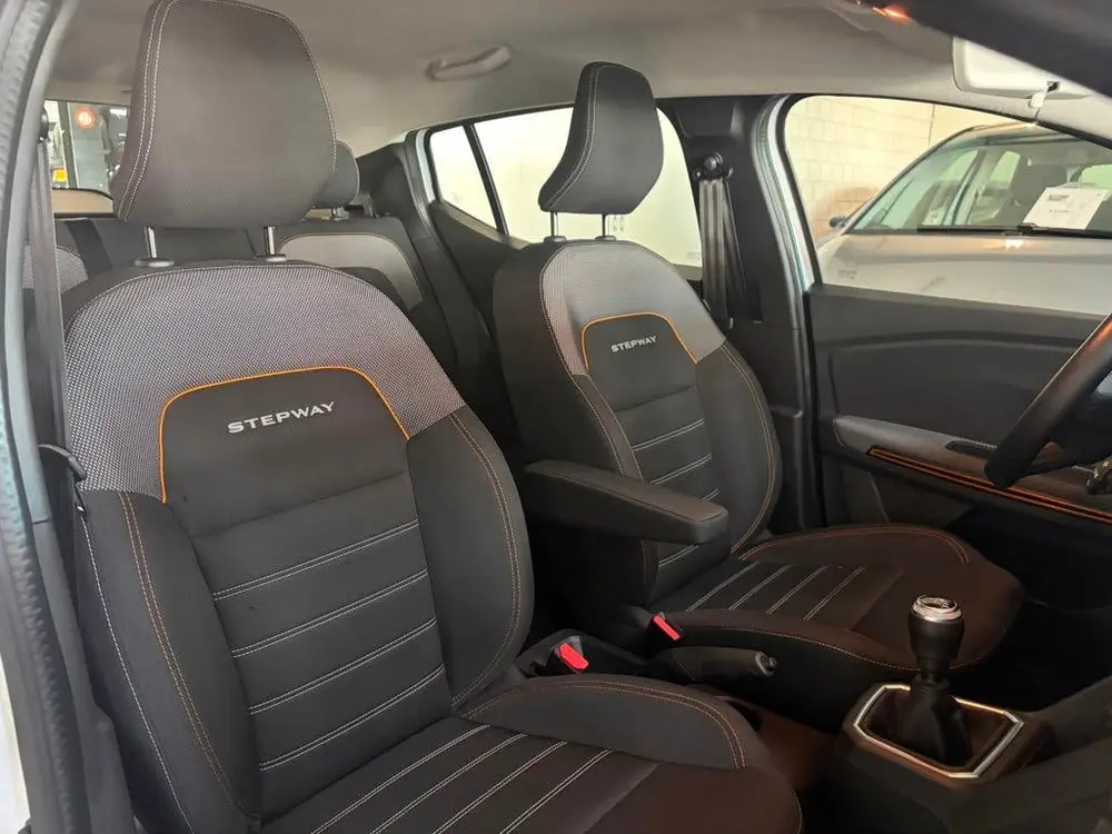Dacia Sandero 1.0 TCe 90 Essential uit 2021, foto 6