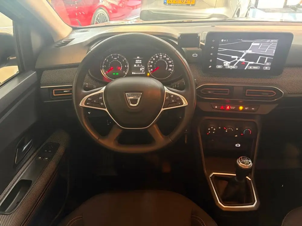 Dacia Sandero 1.0 TCe 90 Essential uit 2021, foto 8