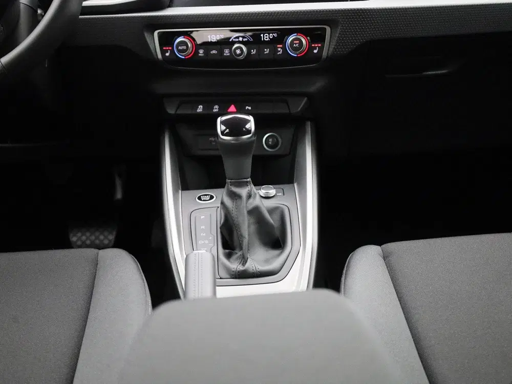 Audi A1 30 TFSI Advanced edition l Cruise control uit 2025, foto 10