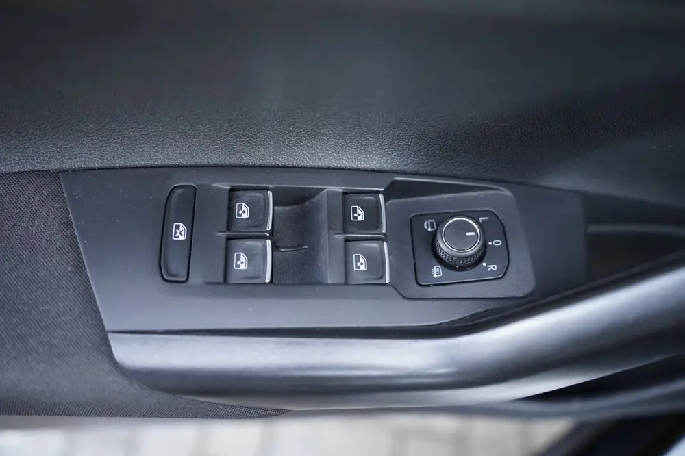 Volkswagen Taigo 1.0 TSI 2x R-Line DSG Black Style IQ Matrix uit 2022, foto 13