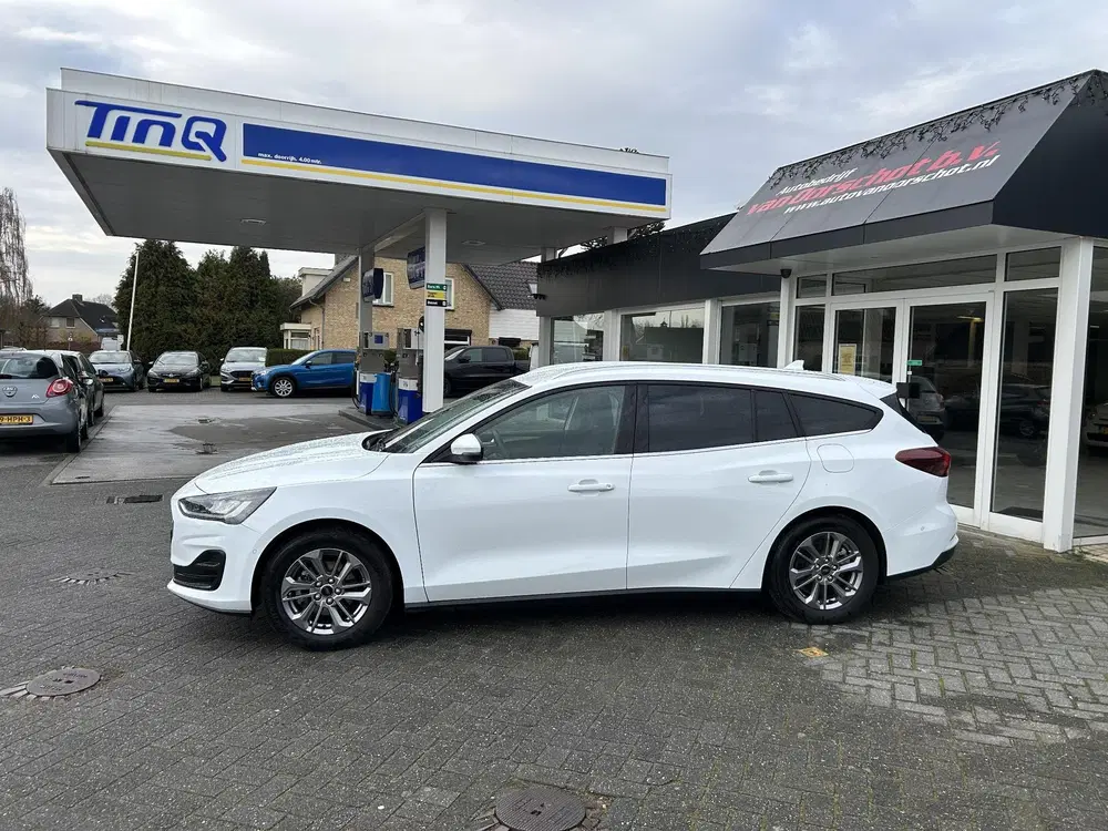 Ford Focus 1.0 EcoBoost Hybrid Titanium uit 2024, foto 5