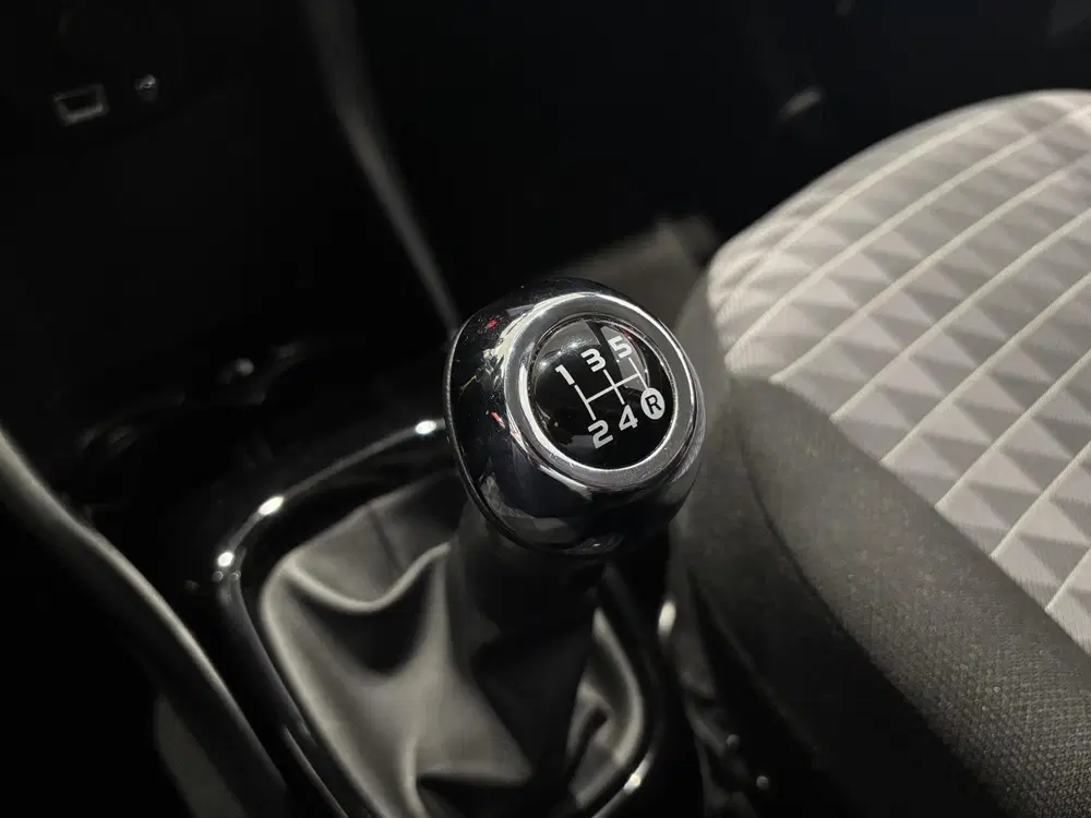 Peugeot 108 1.0 e-VTi Allure uit 2021, foto 16